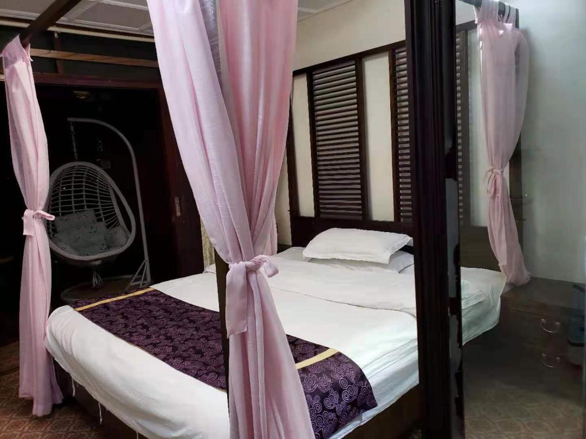 Lqj Riverside Guest House Fenghuang Exterior photo